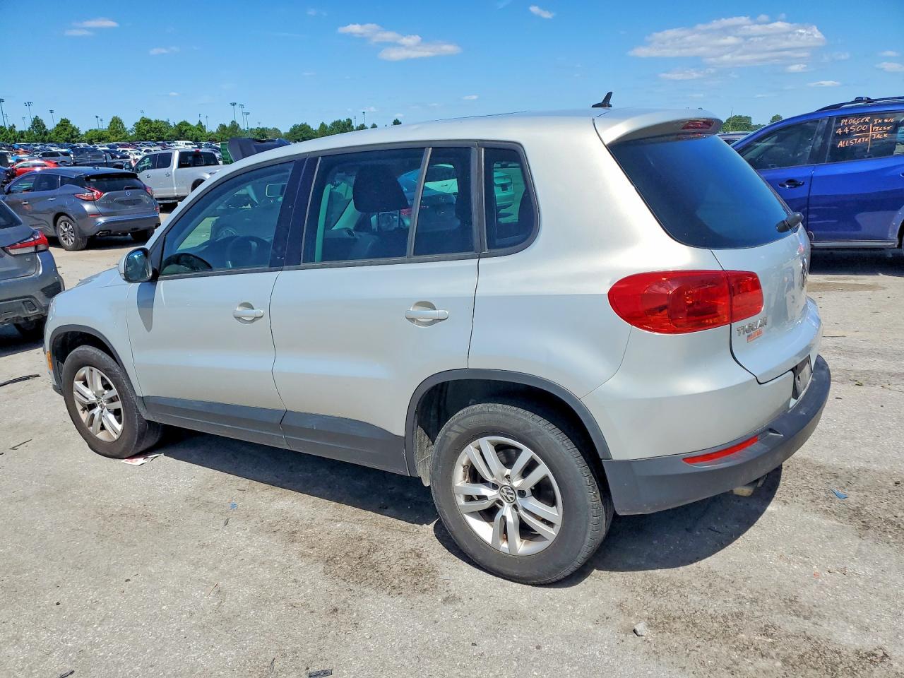 2012 Volkswagen Tiguan S Silver vin: WVGAV7AX0CW532355