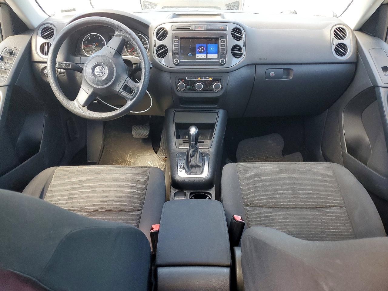 2012 Volkswagen Tiguan S Silver vin: WVGAV7AX0CW532355