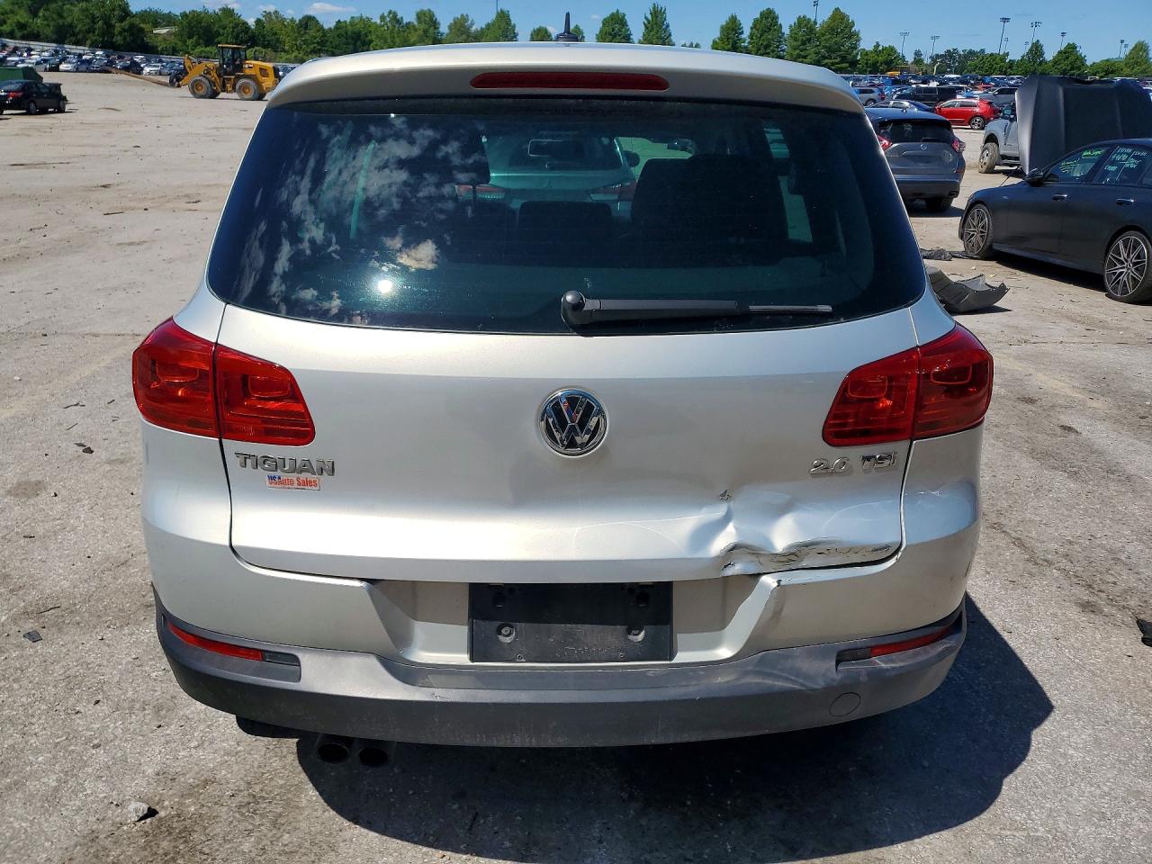2012 Volkswagen Tiguan S Silver vin: WVGAV7AX0CW532355