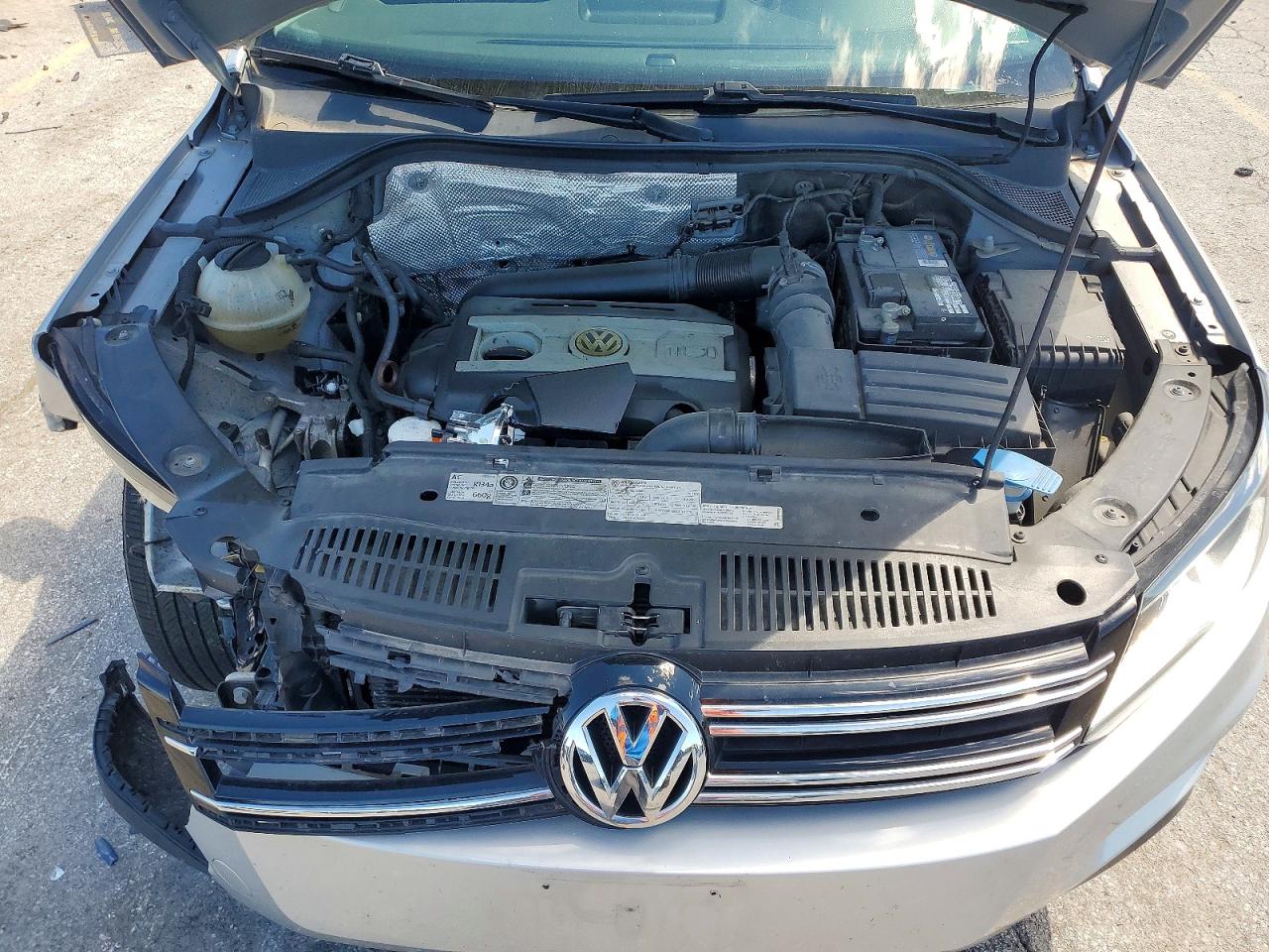 2012 Volkswagen Tiguan S Silver vin: WVGAV7AX0CW532355
