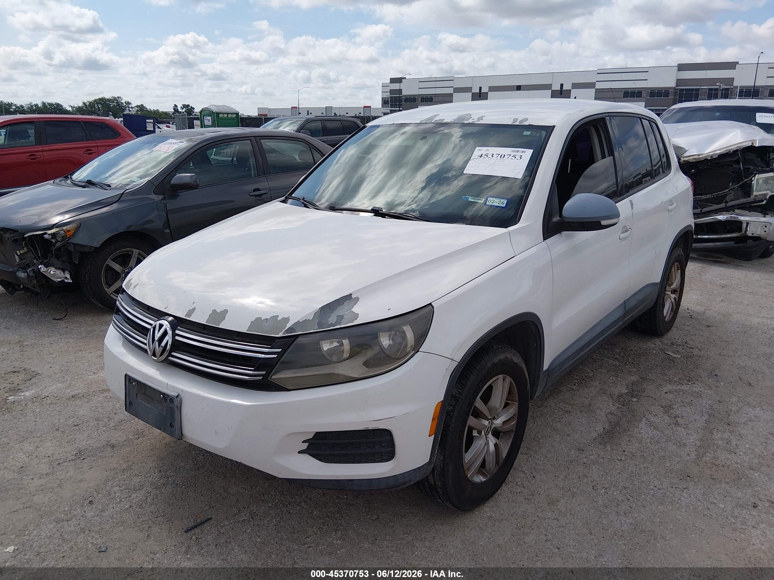 2012 Volkswagen Tiguan S White vin: WVGAV7AX0CW561211