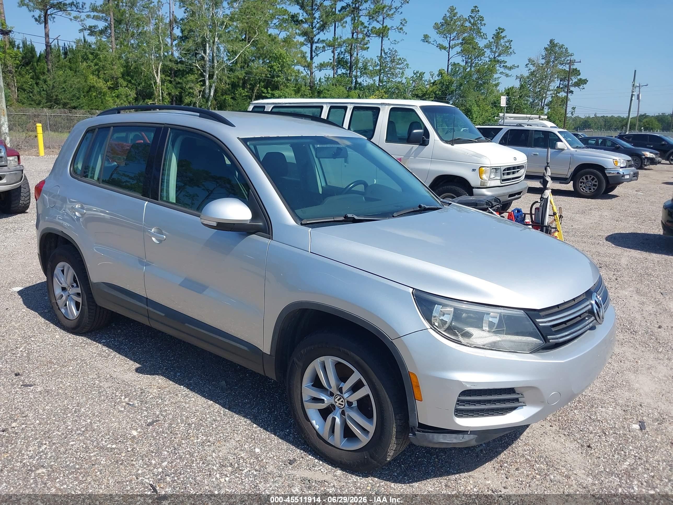 2015 Volkswagen Tiguan S Gray vin: WVGAV7AX0FW547202