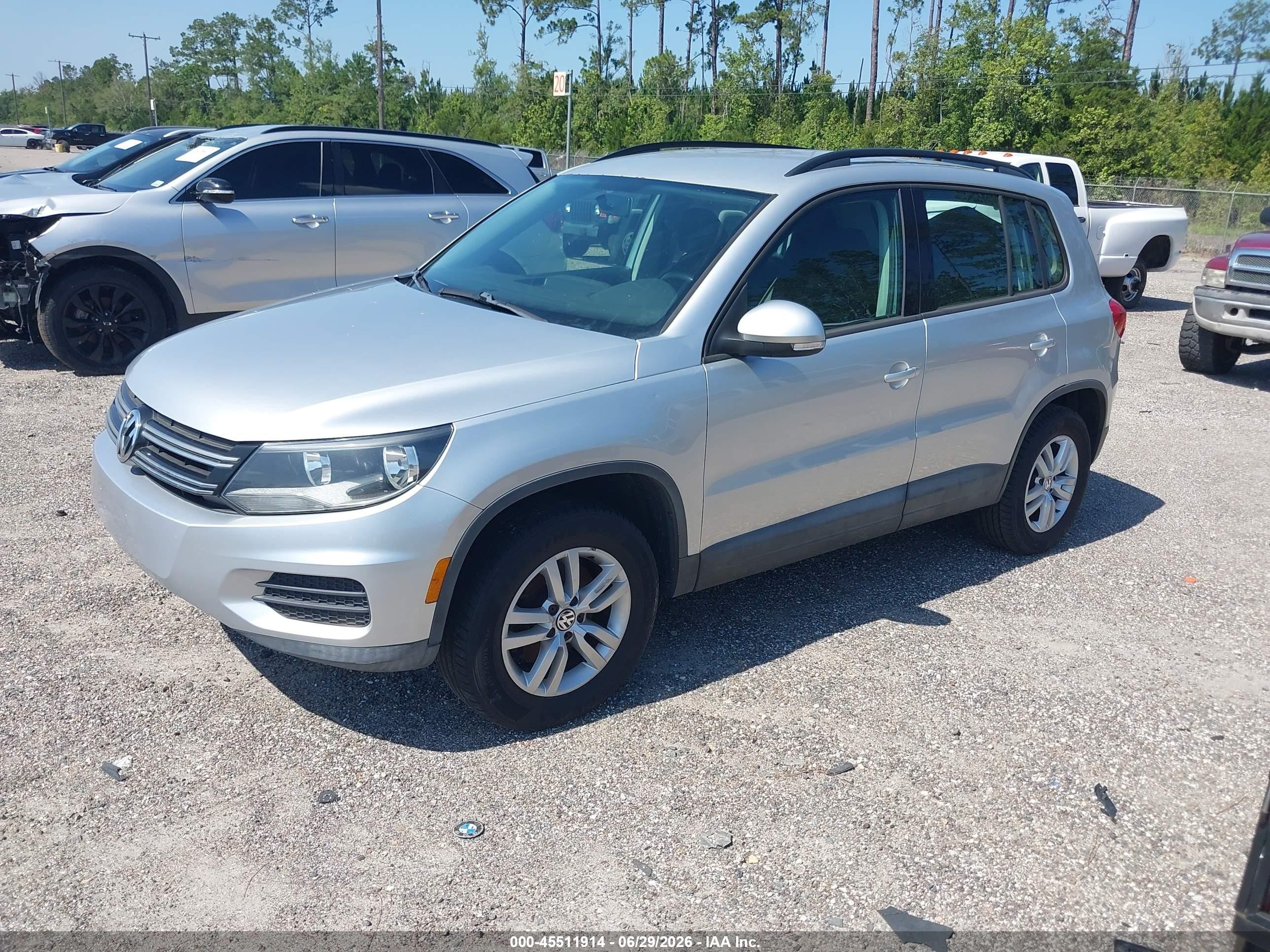 2015 Volkswagen Tiguan S Gray vin: WVGAV7AX0FW547202