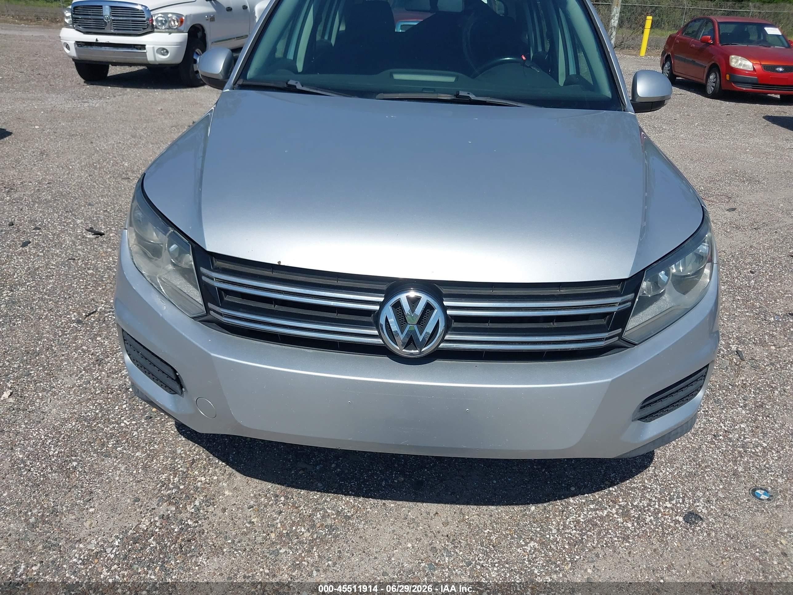 2015 Volkswagen Tiguan S Gray vin: WVGAV7AX0FW547202