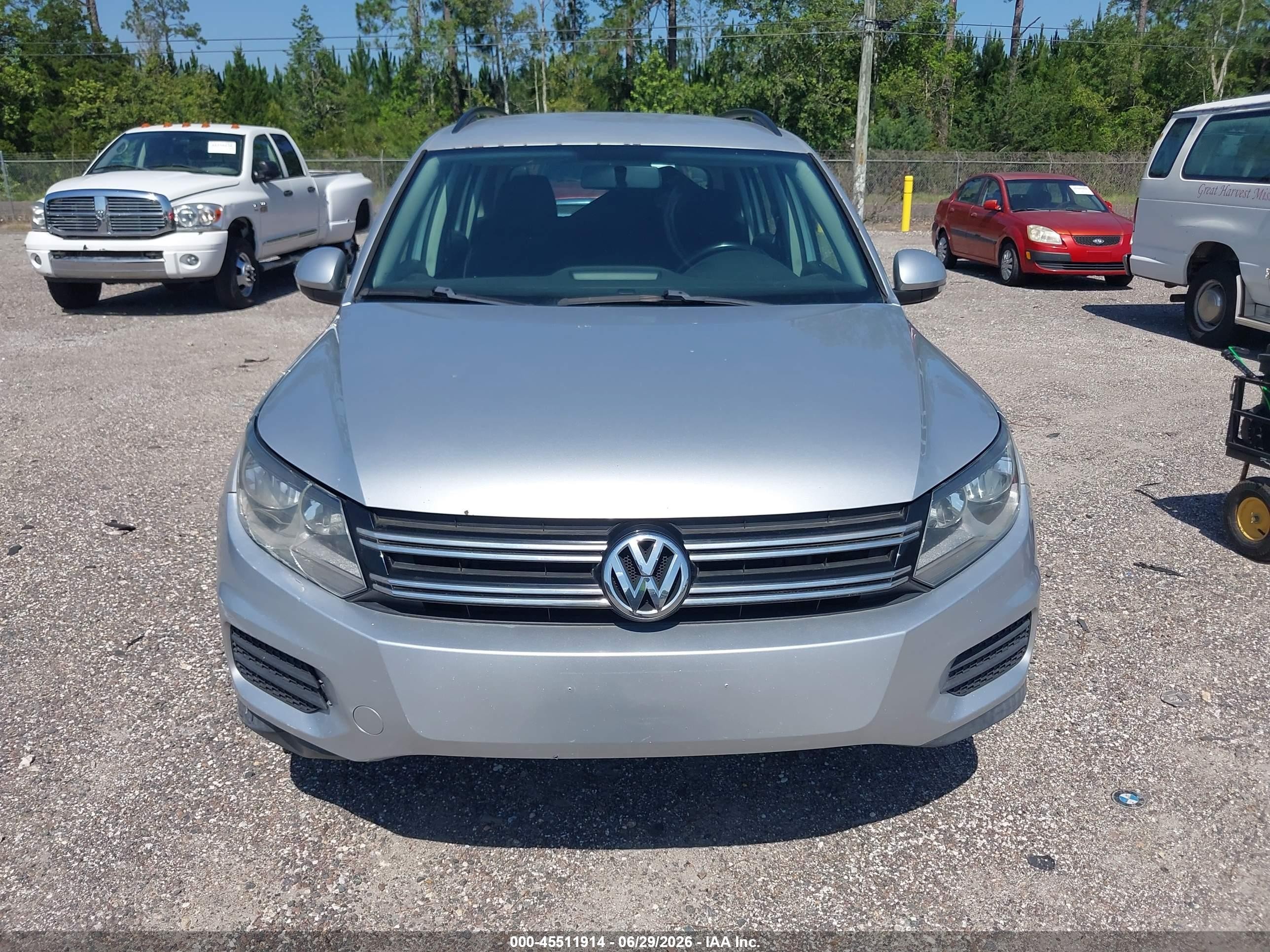 2015 Volkswagen Tiguan S Gray vin: WVGAV7AX0FW547202