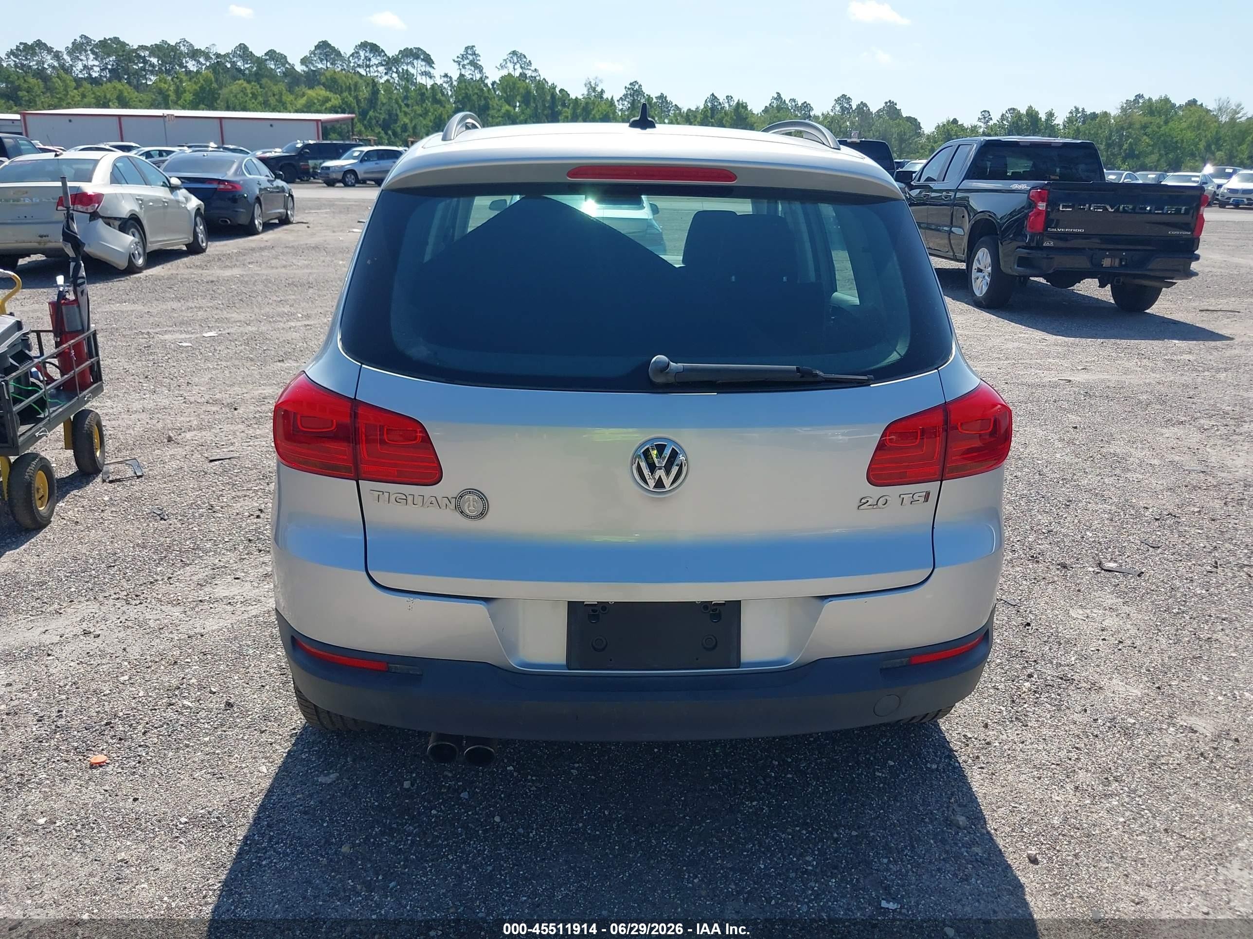 2015 Volkswagen Tiguan S Gray vin: WVGAV7AX0FW547202