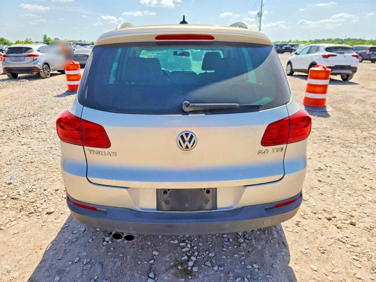 2015 Volkswagen Tiguan S Silver vin: WVGAV7AX0FW563125