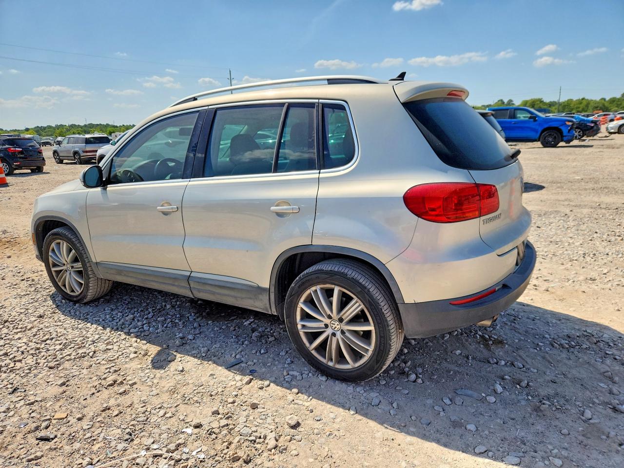 2015 Volkswagen Tiguan S Silver vin: WVGAV7AX0FW563125