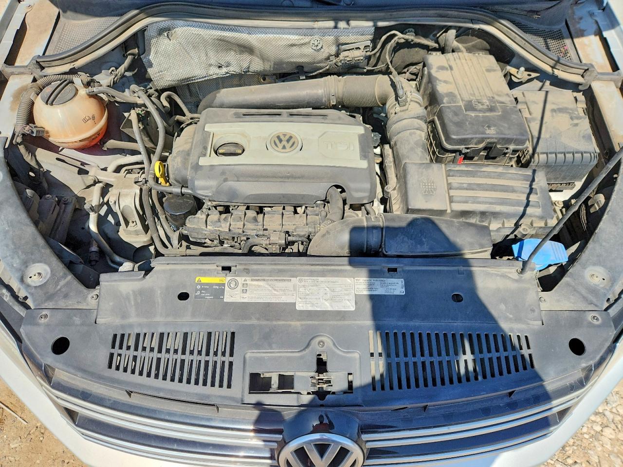 2015 Volkswagen Tiguan S Silver vin: WVGAV7AX0FW563125