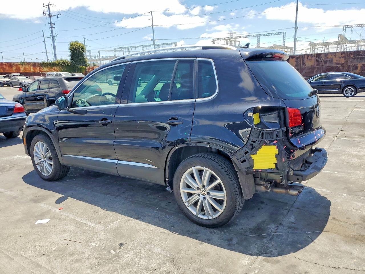 2015 Volkswagen Tiguan S Black vin: WVGAV7AX0FW569085