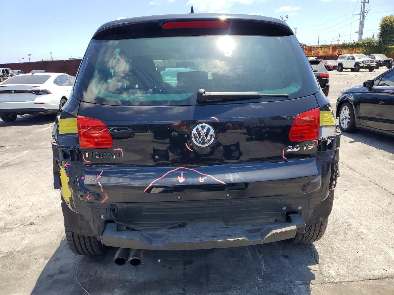 2015 Volkswagen Tiguan S Black vin: WVGAV7AX0FW569085