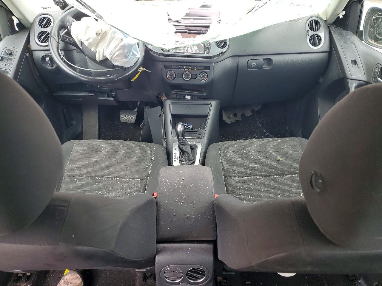 2015 Volkswagen Tiguan S Серебряный vin: WVGAV7AX0FW594505