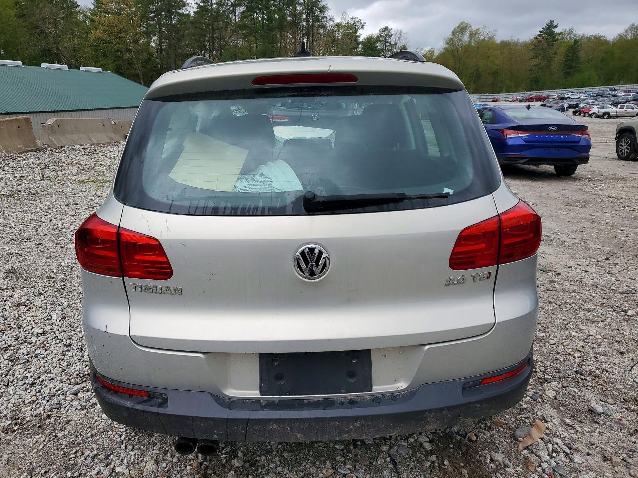 2015 Volkswagen Tiguan S Серебряный vin: WVGAV7AX0FW594505