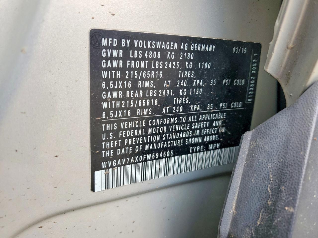 2015 Volkswagen Tiguan S Серебряный vin: WVGAV7AX0FW594505
