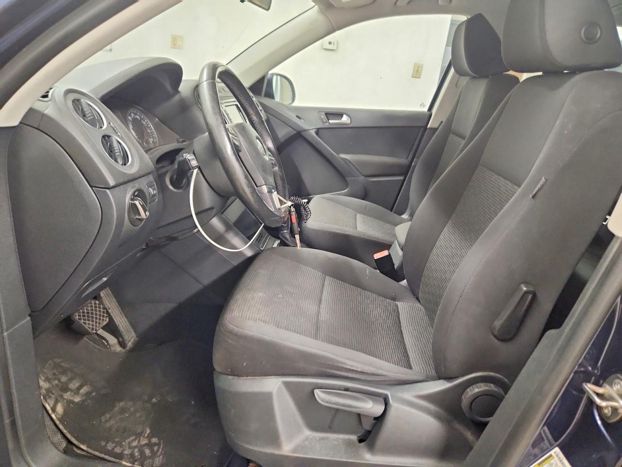 2015 Volkswagen Tiguan S Blue vin: WVGAV7AX0FW595475