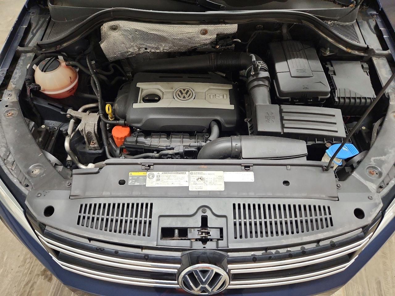 2015 Volkswagen Tiguan S Blue vin: WVGAV7AX0FW595475