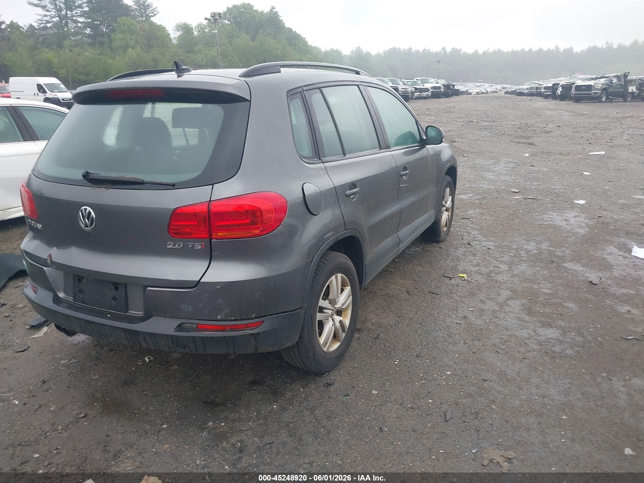 2015 Volkswagen Tiguan S Silver vin: WVGAV7AX0FW597288