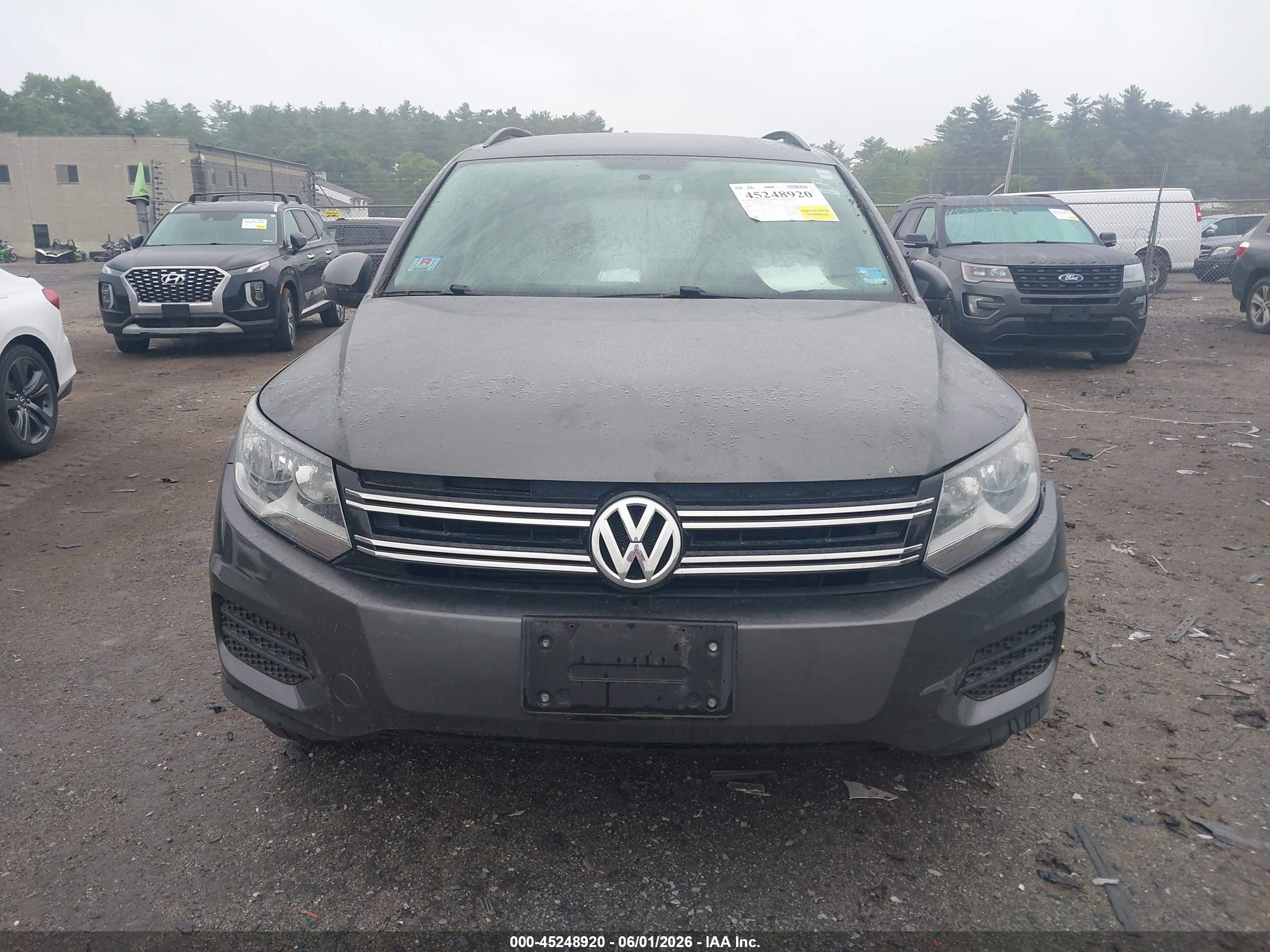 2015 Volkswagen Tiguan S Silver vin: WVGAV7AX0FW597288