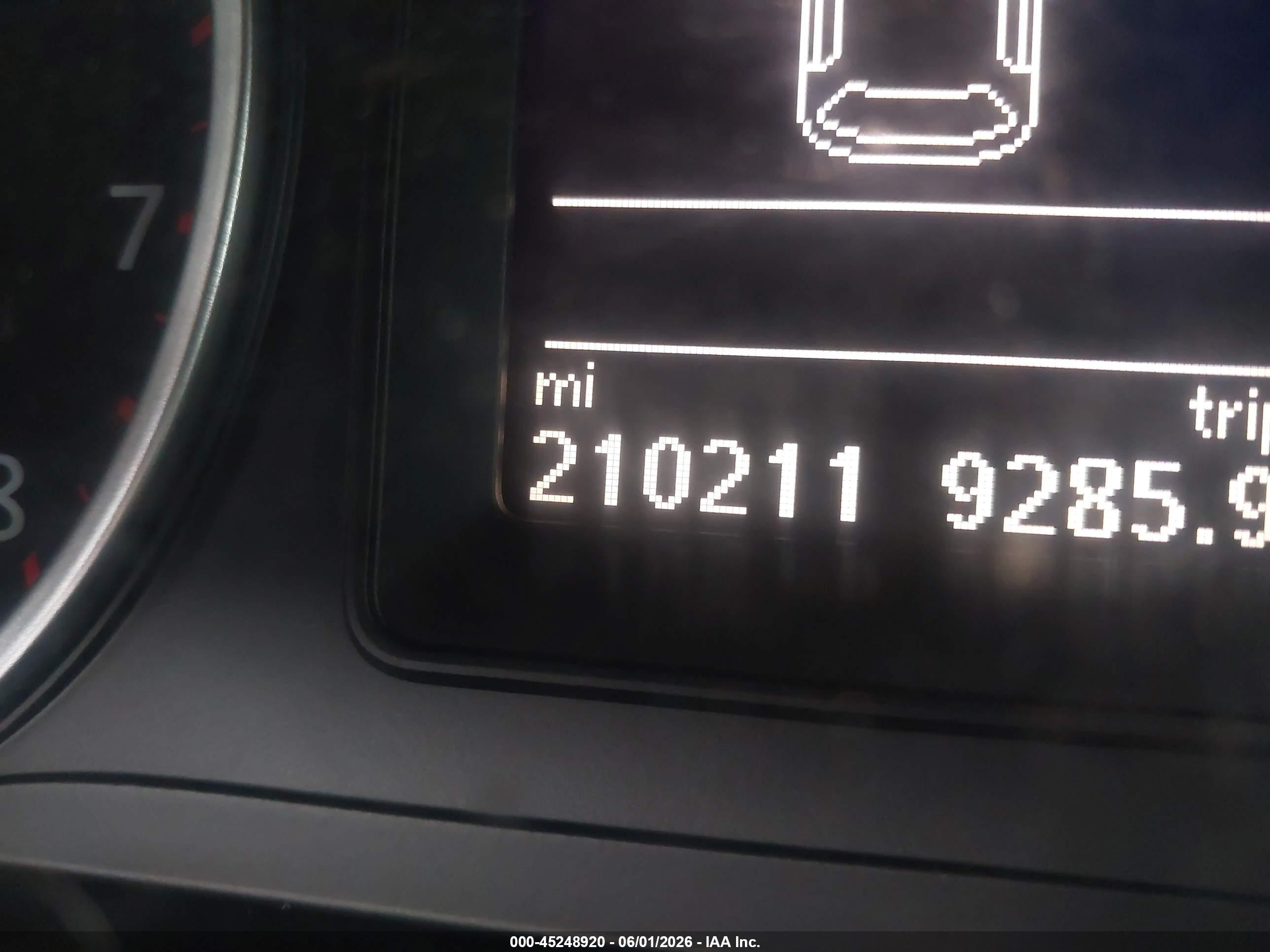 2015 Volkswagen Tiguan S Silver vin: WVGAV7AX0FW597288