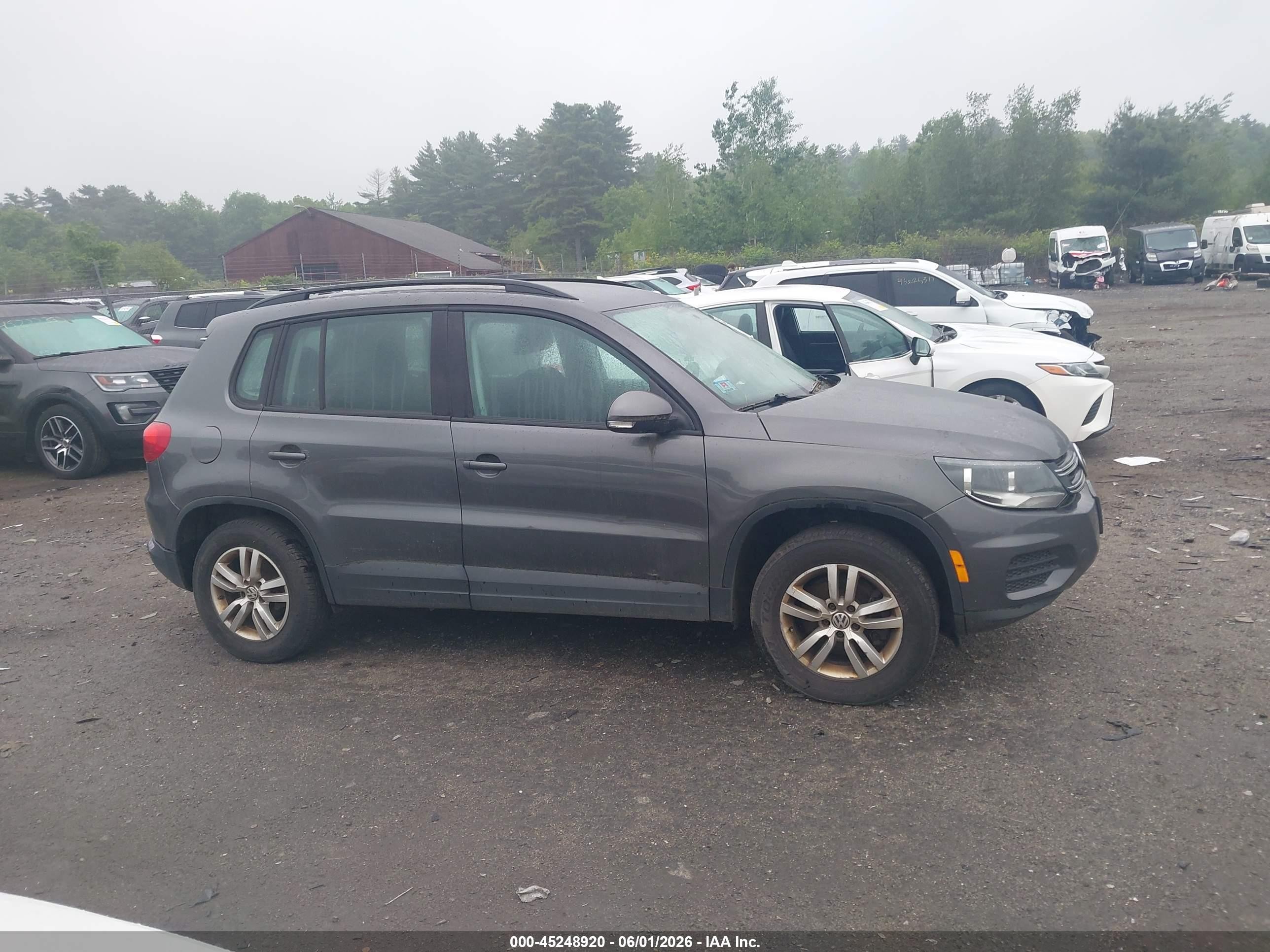 2015 Volkswagen Tiguan S Silver vin: WVGAV7AX0FW597288