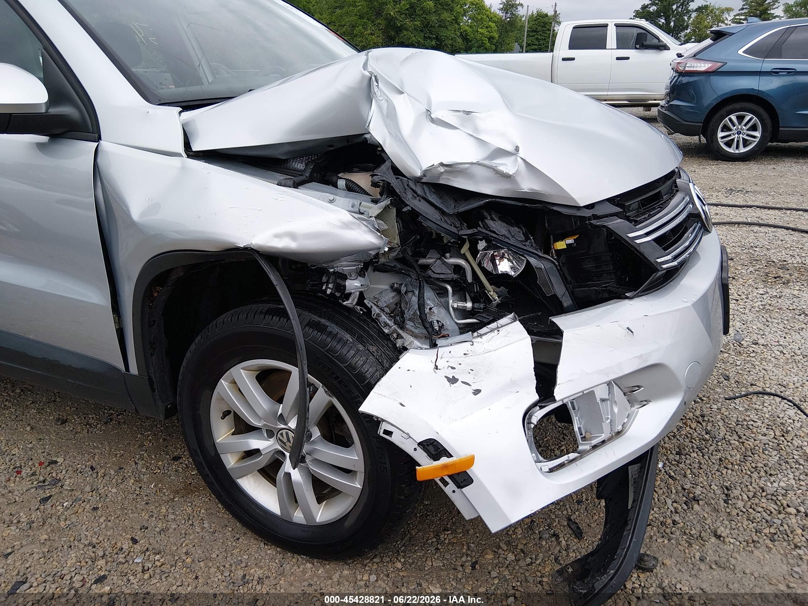 2015 Volkswagen Tiguan S Silver vin: WVGAV7AX0FW597548