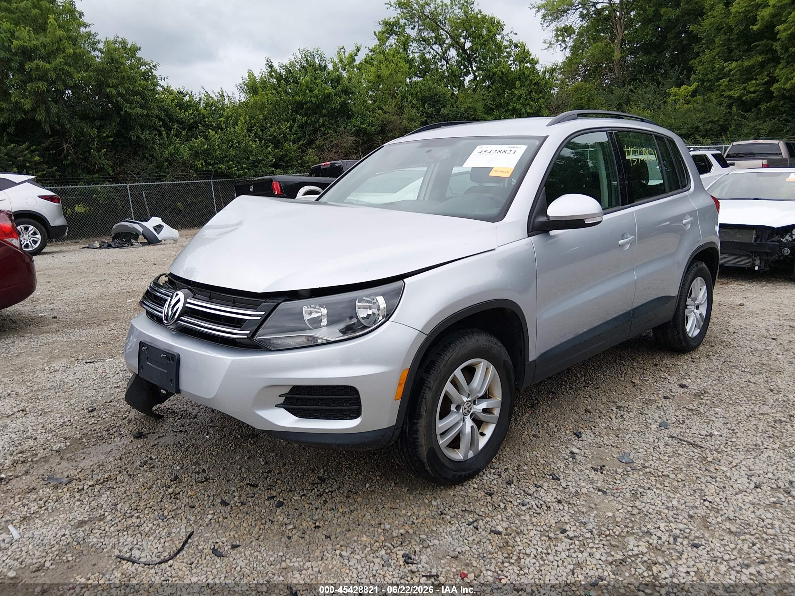 2015 Volkswagen Tiguan S Silver vin: WVGAV7AX0FW597548