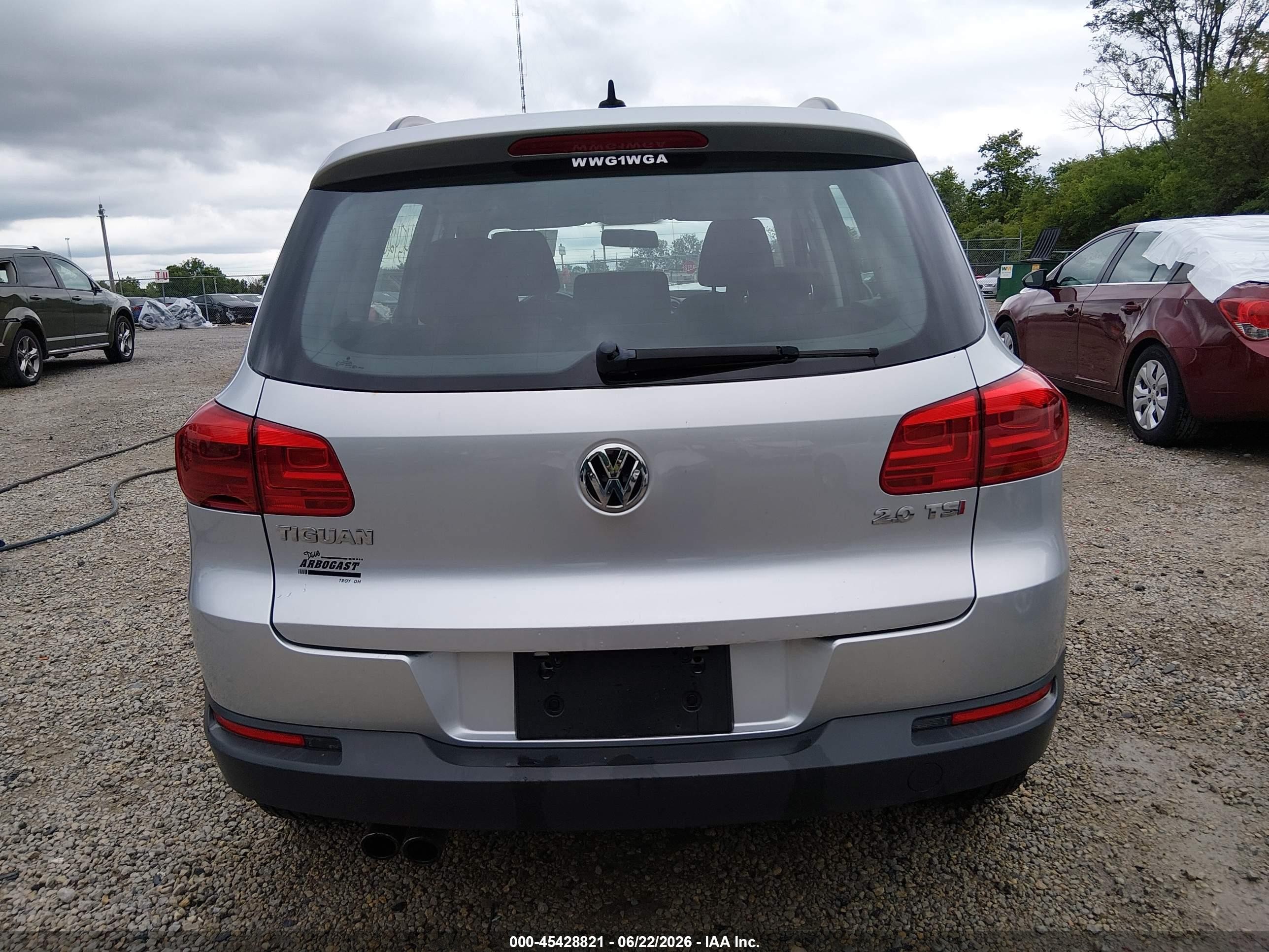2015 Volkswagen Tiguan S Silver vin: WVGAV7AX0FW597548