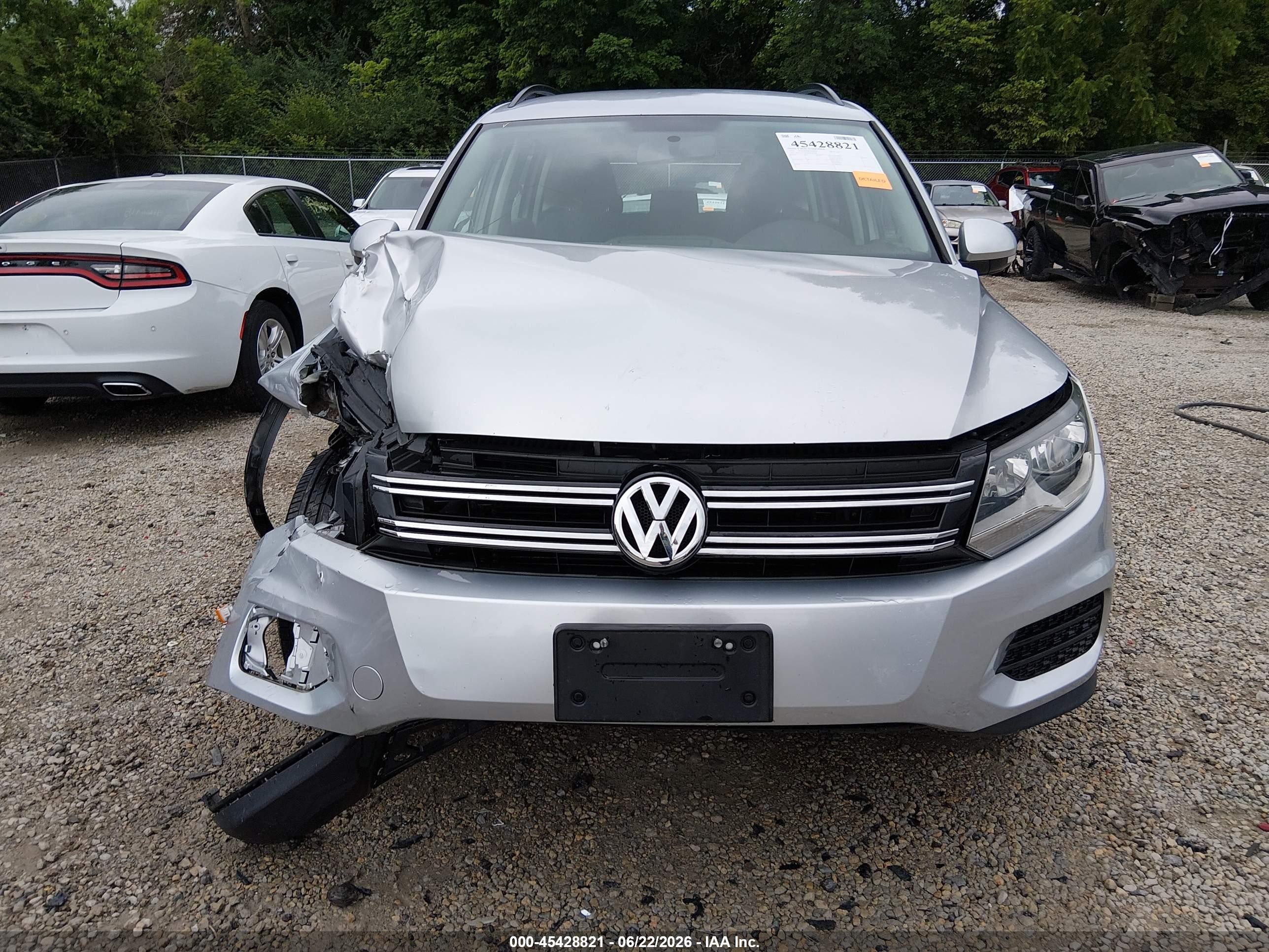 2015 Volkswagen Tiguan S Silver vin: WVGAV7AX0FW597548