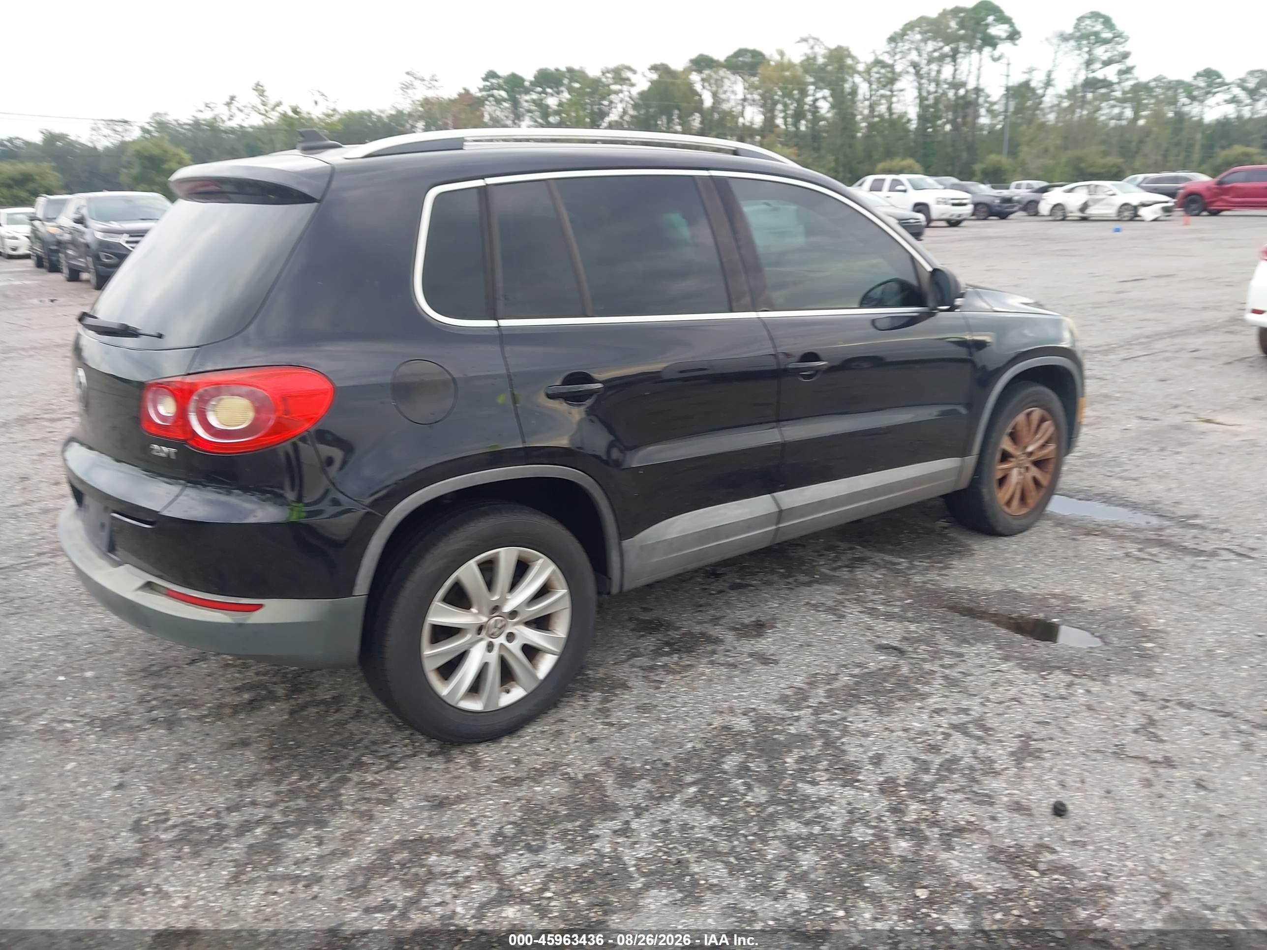 2010 Volkswagen Tiguan Se Black vin: WVGAV7AX1AW510071