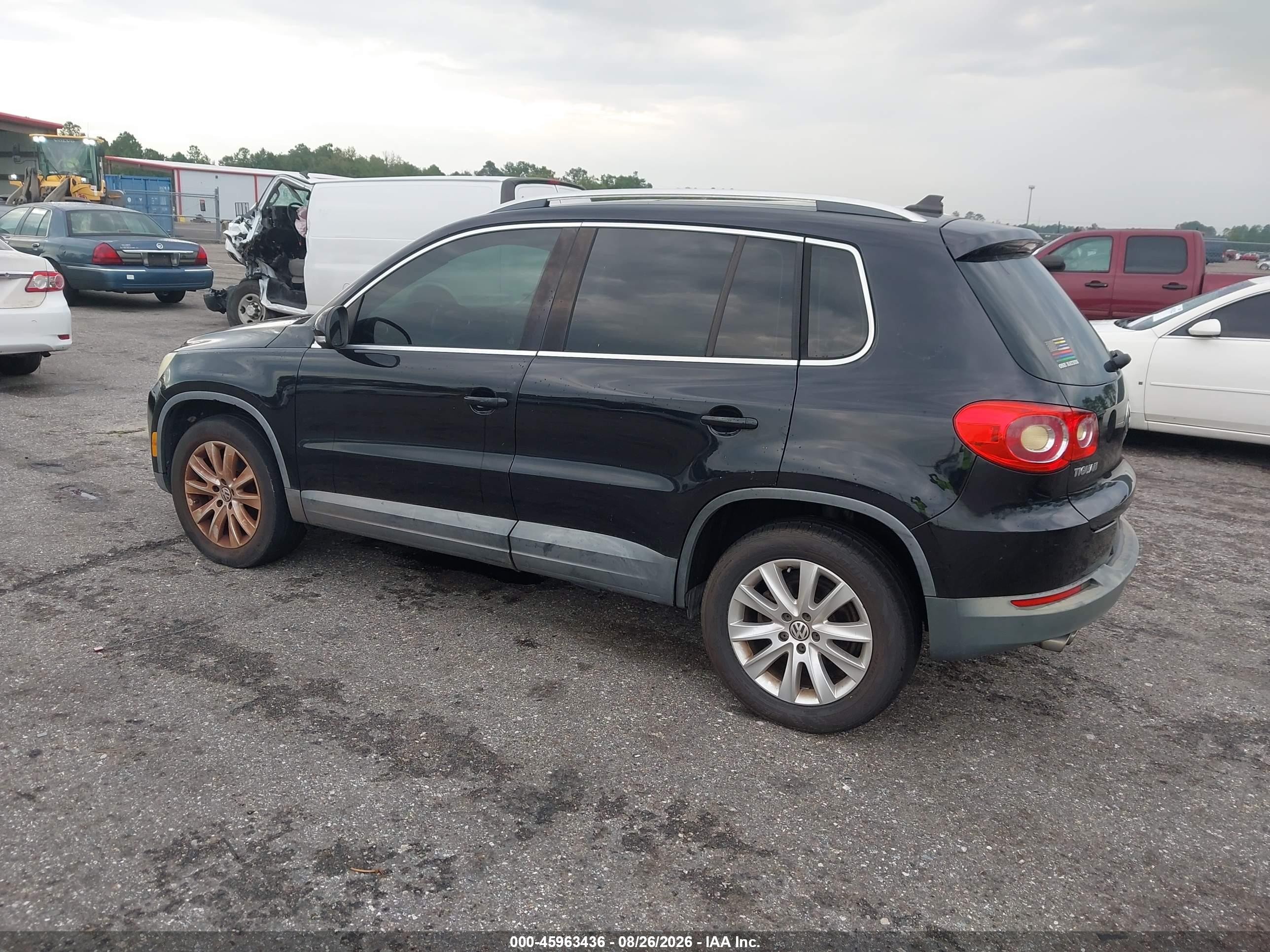 2010 Volkswagen Tiguan Se Black vin: WVGAV7AX1AW510071