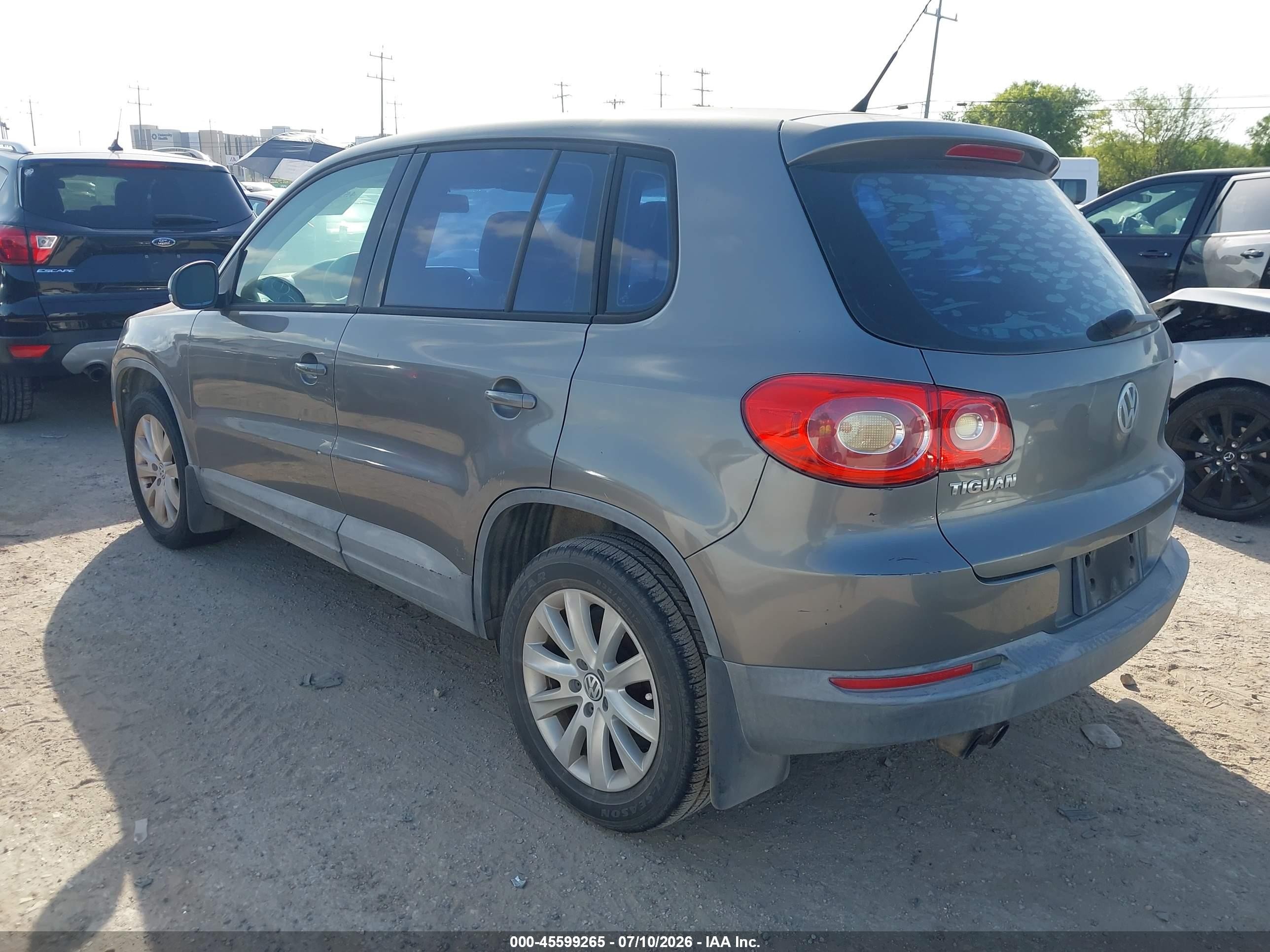 2010 Volkswagen Tiguan S Gray vin: WVGAV7AX1AW514508