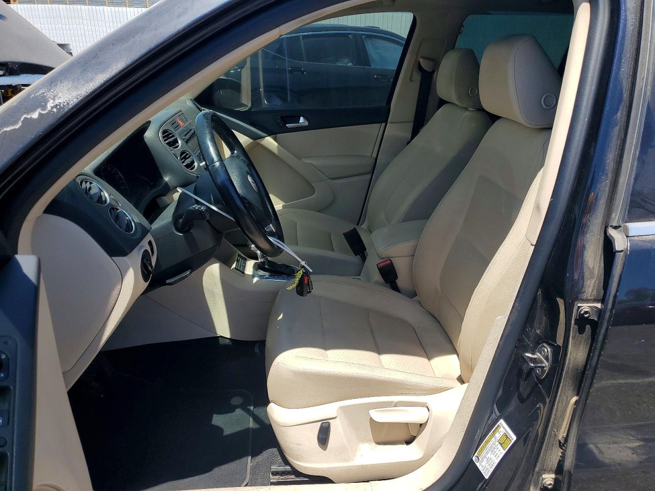 2010 Volkswagen Tiguan S Black vin: WVGAV7AX1AW525167