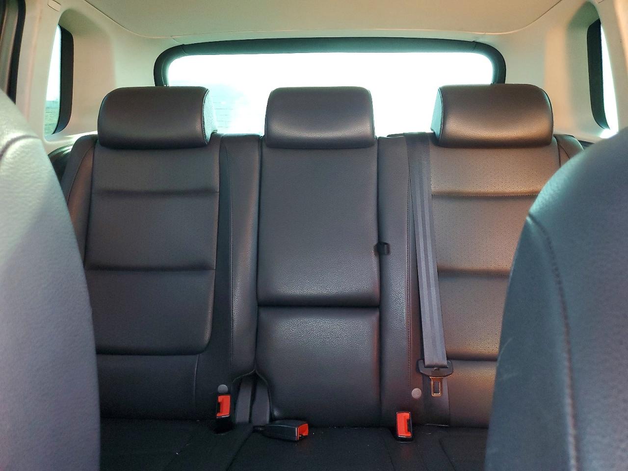 2011 Volkswagen Tiguan S Серый vin: WVGAV7AX1BW509259