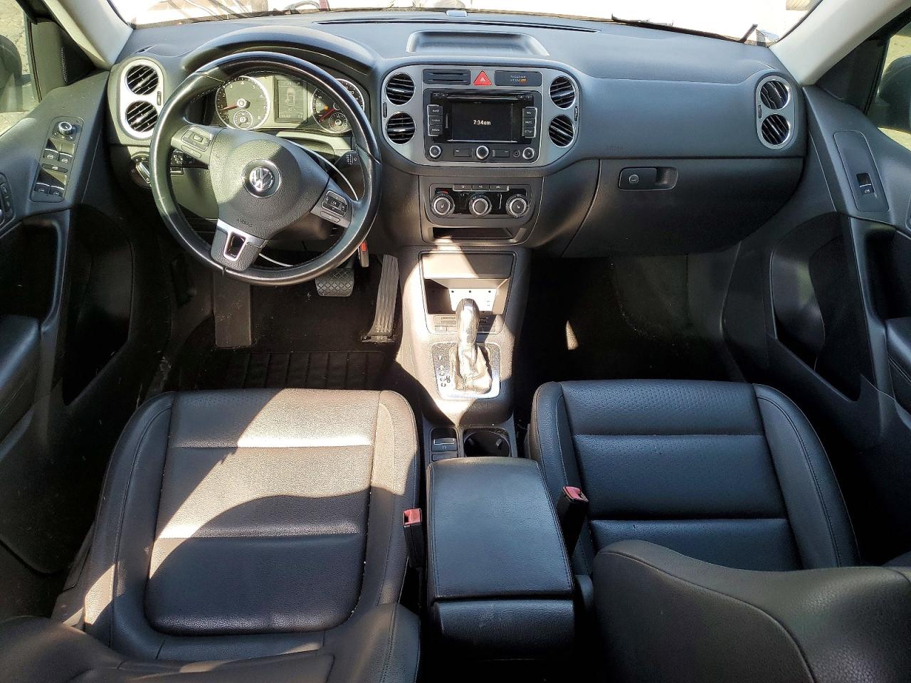 2011 Volkswagen Tiguan S Серый vin: WVGAV7AX1BW509259
