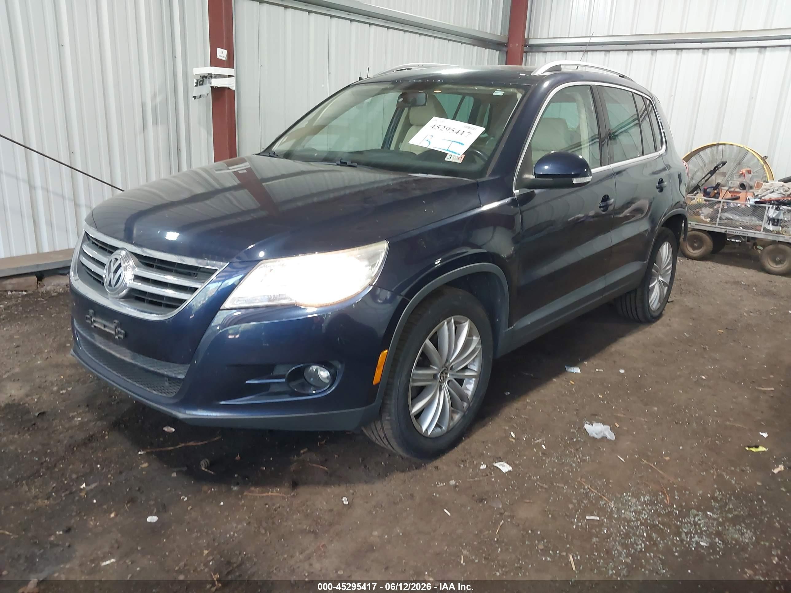 2011 Volkswagen Tiguan Se Blue vin: WVGAV7AX1BW528300