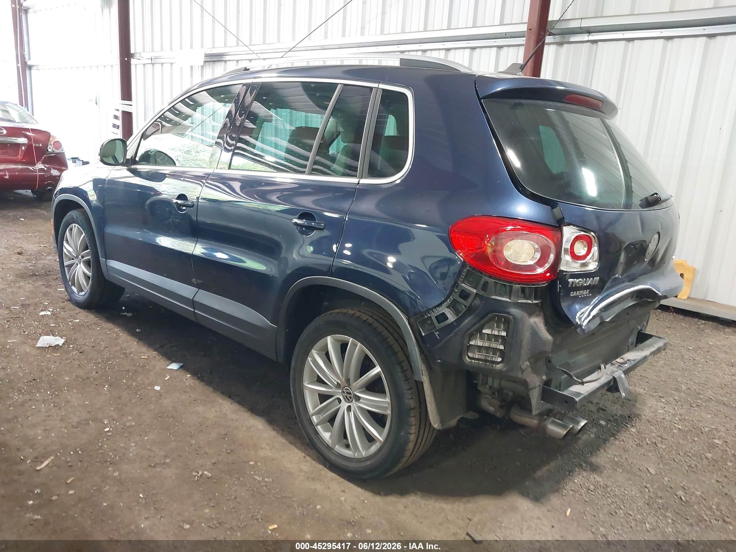 2011 Volkswagen Tiguan Se Blue vin: WVGAV7AX1BW528300