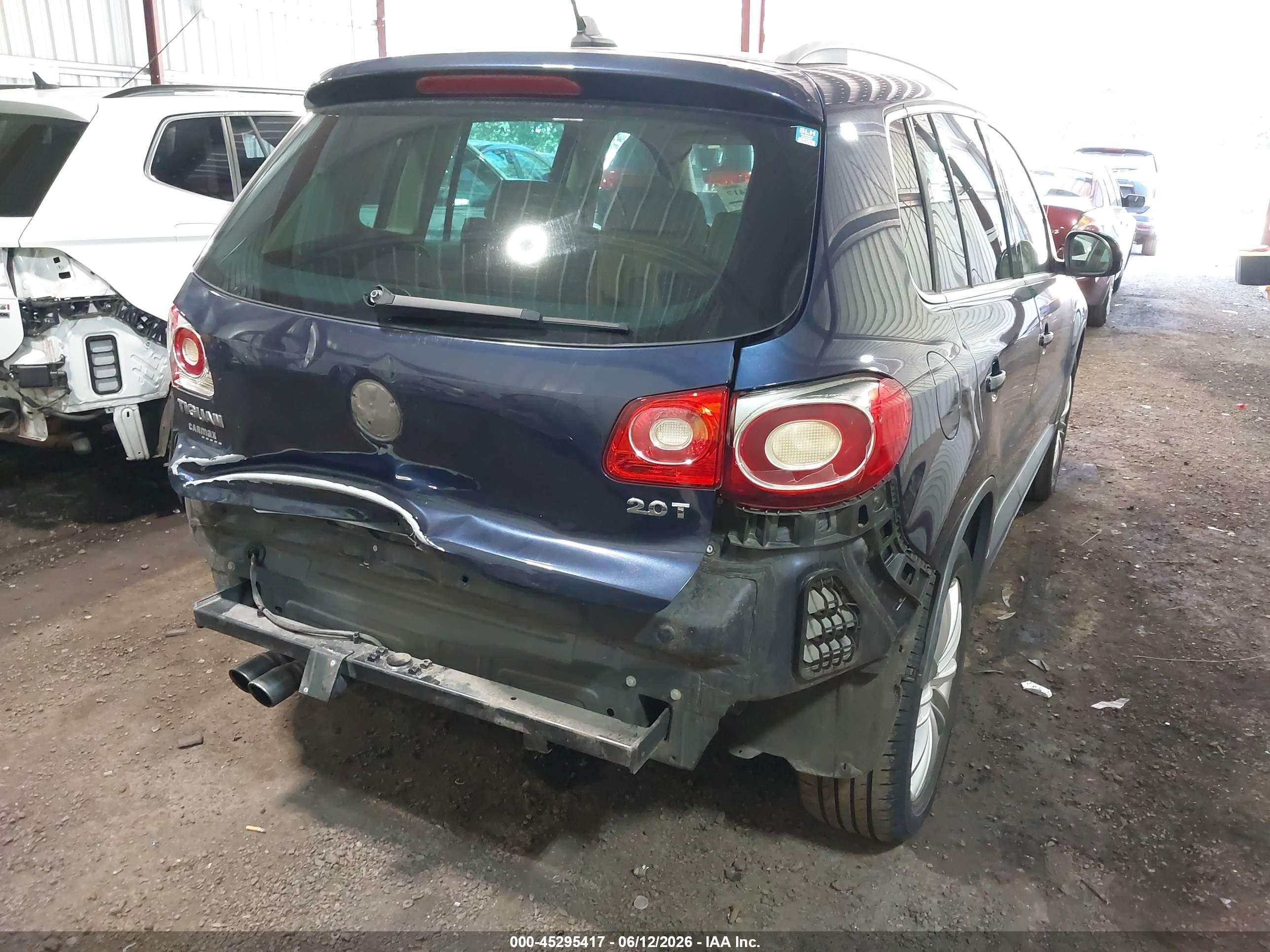 2011 Volkswagen Tiguan Se Blue vin: WVGAV7AX1BW528300