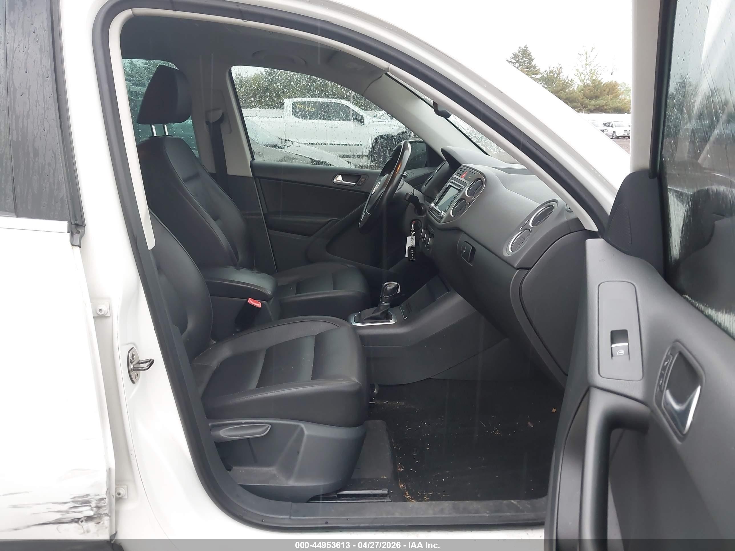2011 Volkswagen Tiguan Se White vin: WVGAV7AX1BW540835
