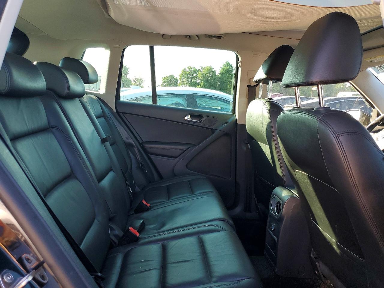 2011 Volkswagen Tiguan S Black vin: WVGAV7AX1BW550801