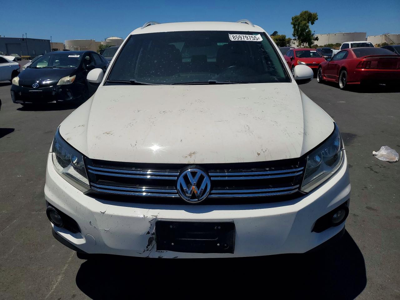 2012 Volkswagen Tiguan S White vin: WVGAV7AX1CW518397