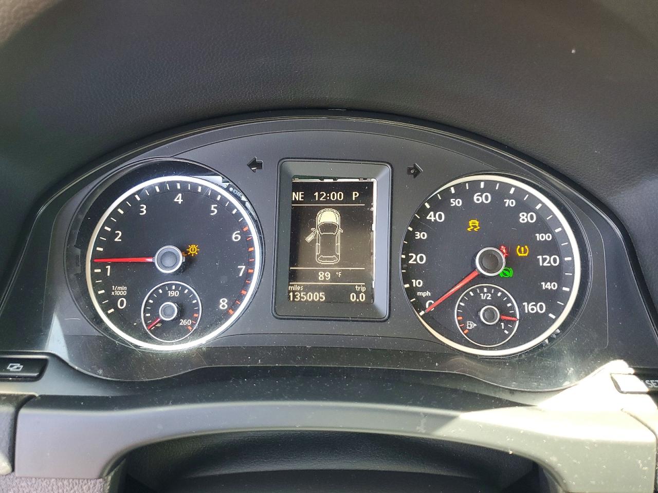 2012 Volkswagen Tiguan S White vin: WVGAV7AX1CW518397