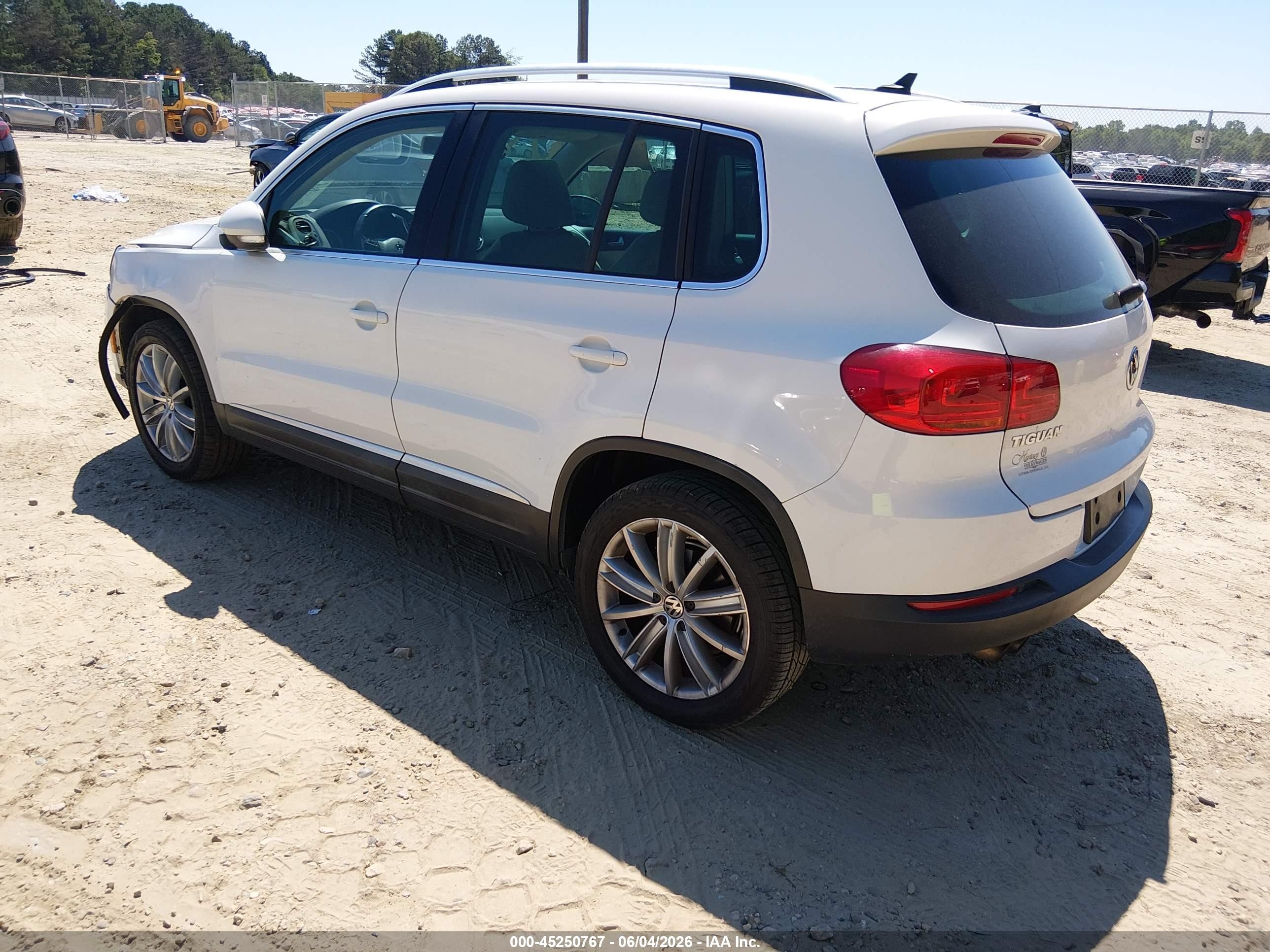 2012 Volkswagen Tiguan Se White vin: WVGAV7AX1CW569060