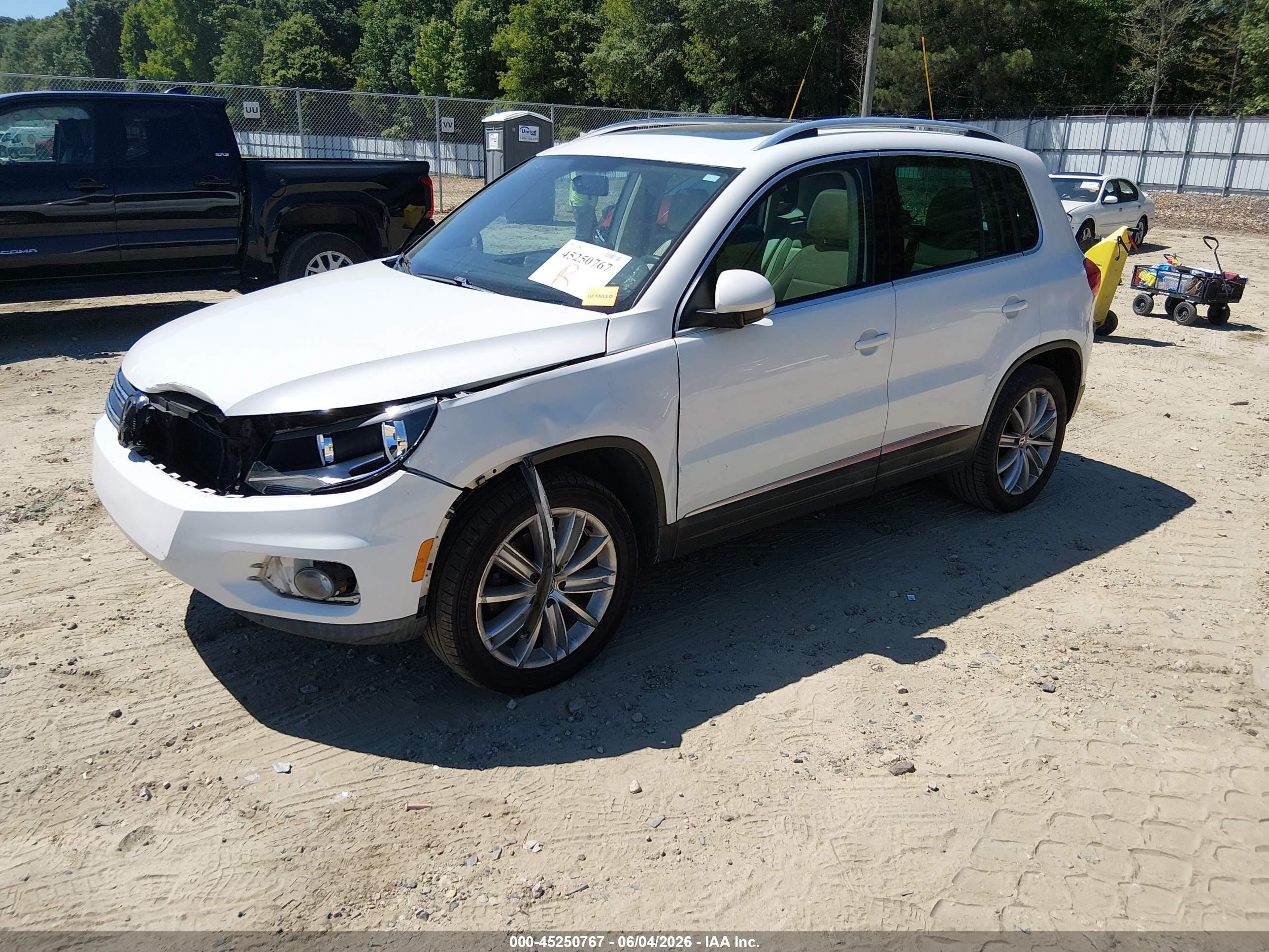 2012 Volkswagen Tiguan Se White vin: WVGAV7AX1CW569060