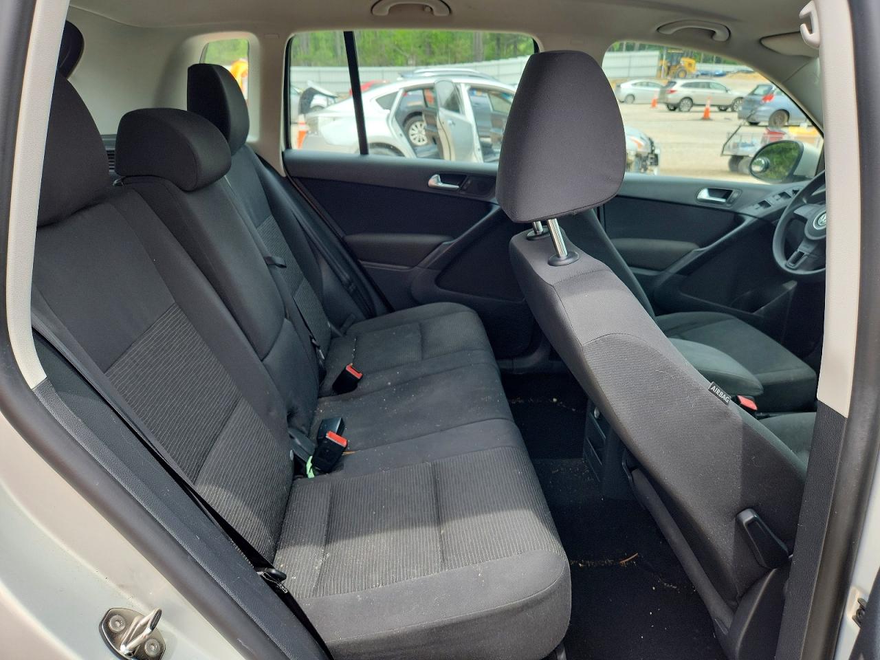 2012 Volkswagen Tiguan S Белый vin: WVGAV7AX1CW602915