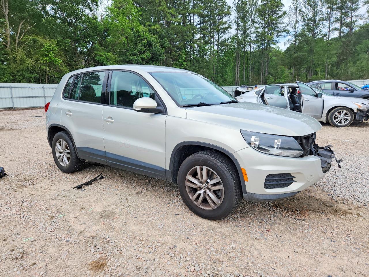 2012 Volkswagen Tiguan S Белый vin: WVGAV7AX1CW602915