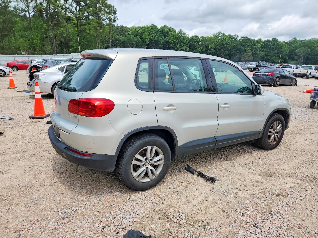 2012 Volkswagen Tiguan S Белый vin: WVGAV7AX1CW602915