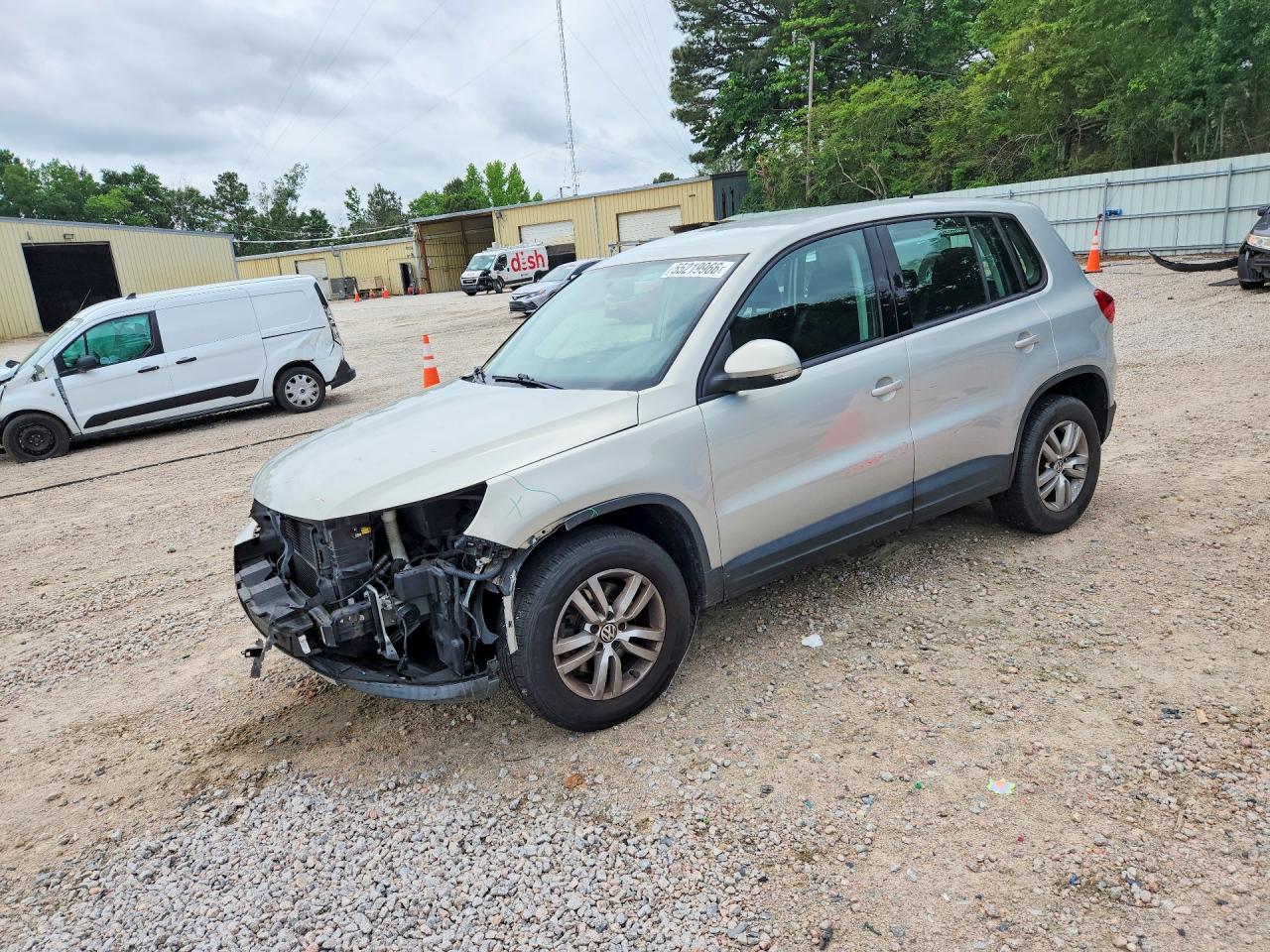 2012 Volkswagen Tiguan S White vin: WVGAV7AX1CW602915