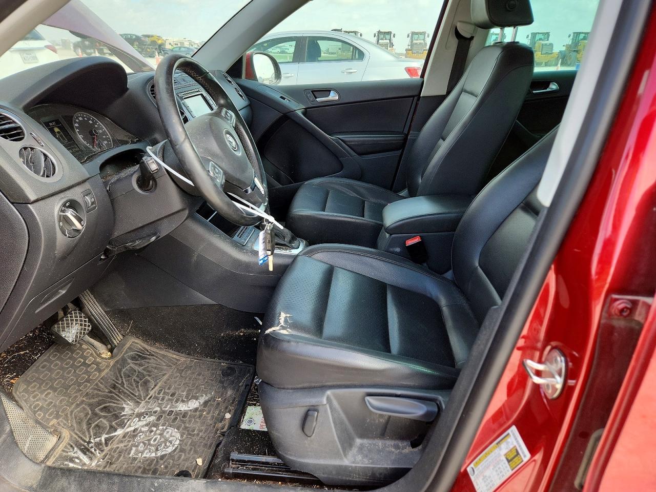 2013 Volkswagen Tiguan S Red vin: WVGAV7AX1DW026082