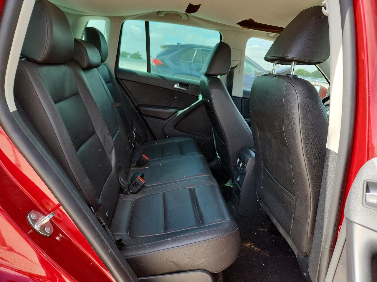 2013 Volkswagen Tiguan S Red vin: WVGAV7AX1DW026082