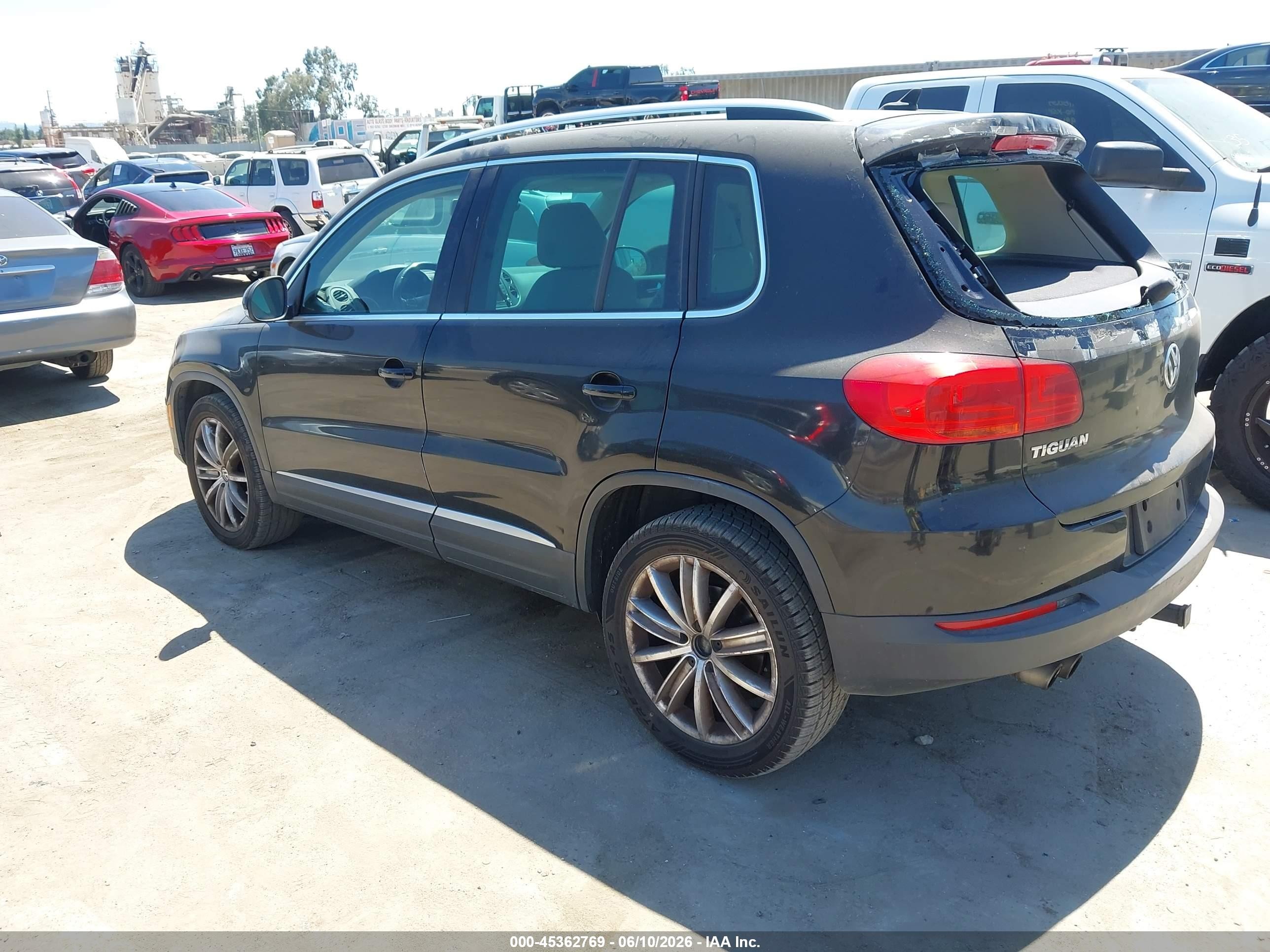2013 Volkswagen Tiguan Se Черный vin: WVGAV7AX1DW515095